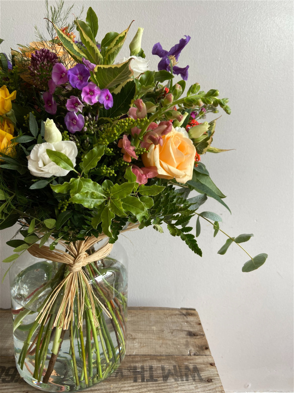 Arrangements | Hand-tied Bouquets | Vase Arrangement