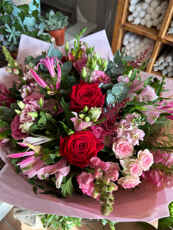 Handtied Bouquets | Pure Luxury Gifts | Luxury Red Bouquet