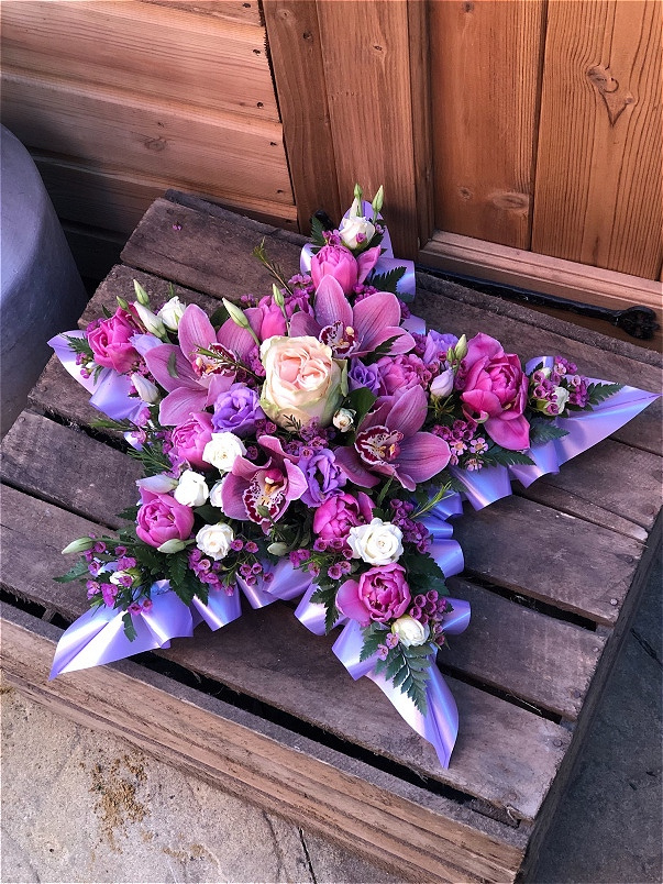 Funeral Flowers | Personal Tributes | Star Tribute