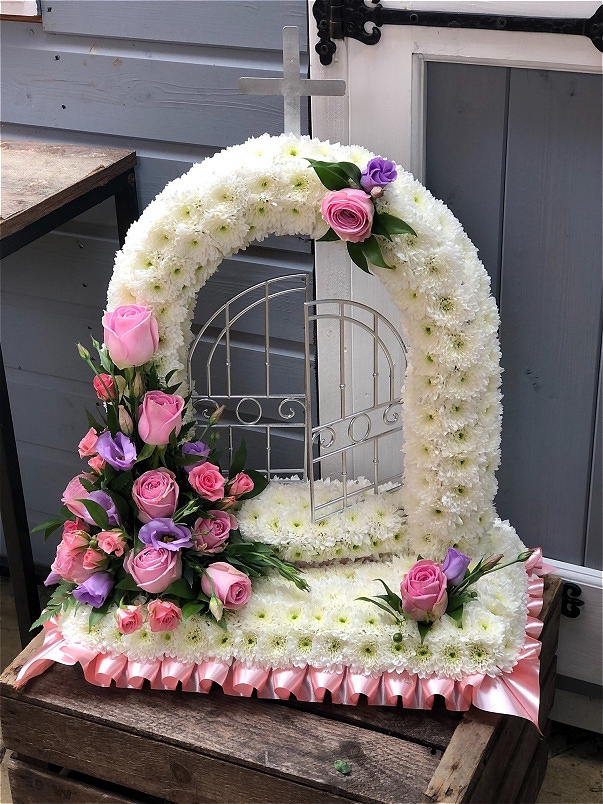 Funeral Flowers | Personal Tributes | Religious Tributes | Gates of Heaven