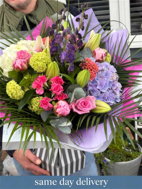 Florist Choice Flowers | Flowers Collections | VB’s Luxury Florist Choice Seasonal  Bouquet