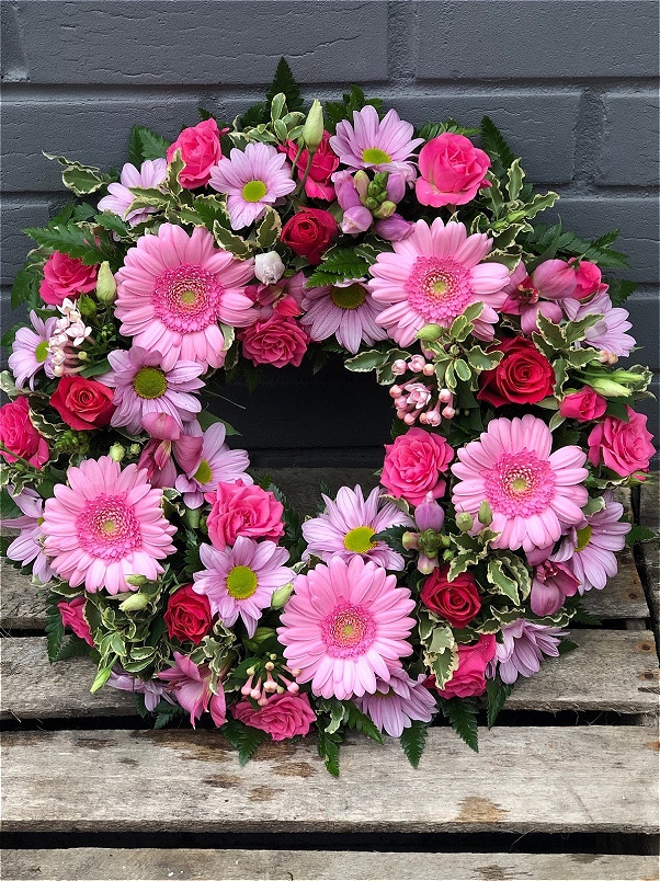 Funeral Flowers | Wreaths | Cerise Pink Rose Wreath