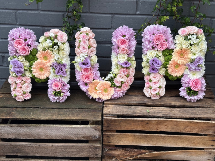Funeral Flowers | Funeral Letters | MUM Loose Style letters