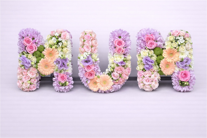 Funeral Flowers | Funeral Letters | MUM Loose Style letters
