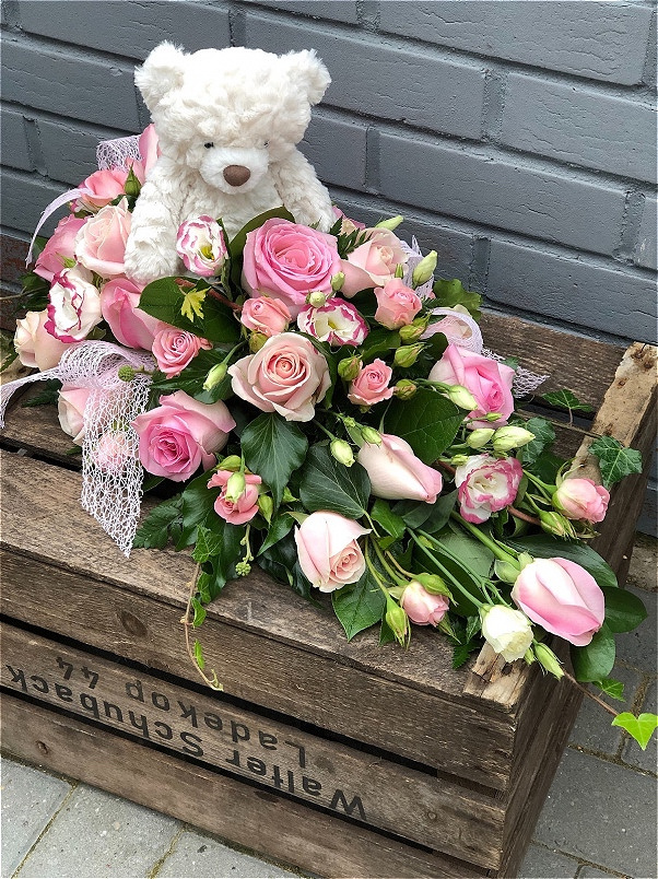 Funeral Flowers | Personal Tributes | Teardrop Sprays | Child’s Teardrop Spray