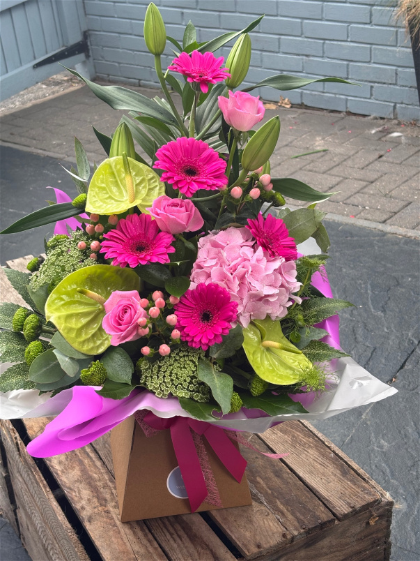 Flowers Collections | Gift Flowers | The Vanilla Blue Gift Box