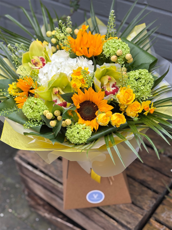 Mother’s Day | Lemon Curd Handtied