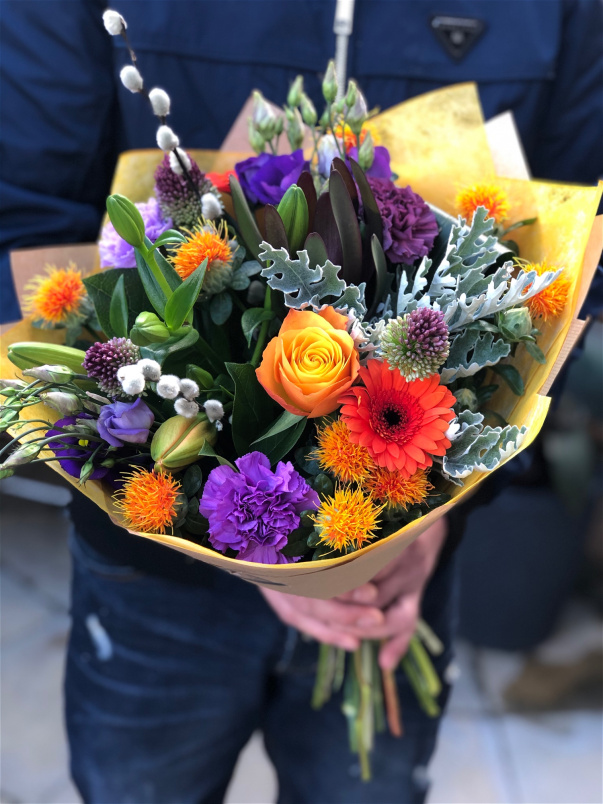 Florist Choice Flowers | Vanilla Blue’s Naked Handtied