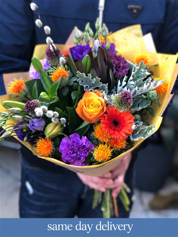Florist Choice Flowers | Vanilla Blue’s Naked Bouquet