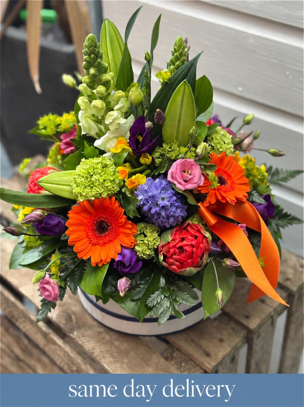 Florist Choice Flowers | Hatbox Collection | Vanilla Blue Hatbox