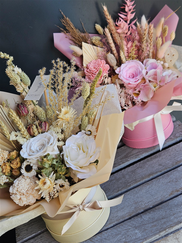 Dried Flowers | Dried Flower Hatbox