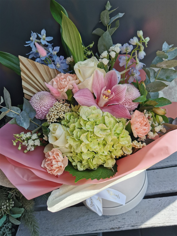 Gift Flowers | Signature Hatbox