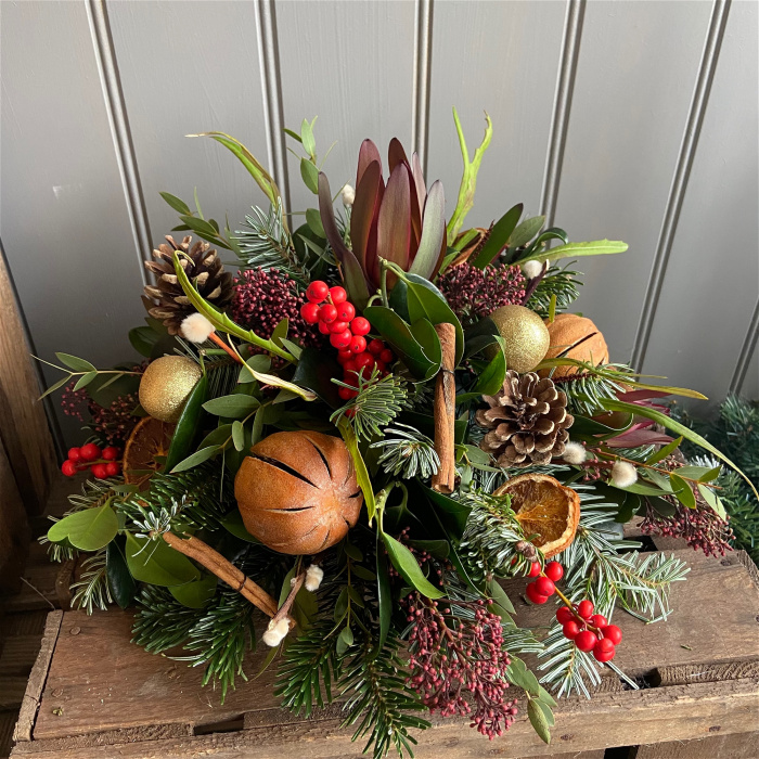 Christmas Arrangements & Wreaths | Christmas Memorial Posy
