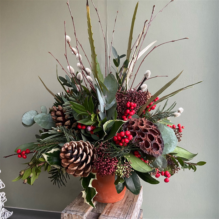 Christmas Arrangements & Wreaths | Christmas Floral Arrangement