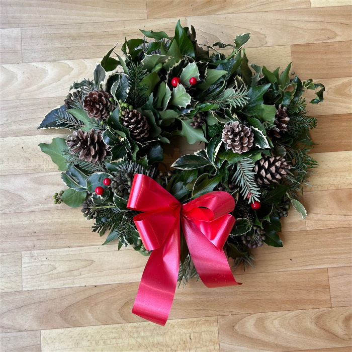 Christmas Arrangements & Wreaths | small festive grave wreath