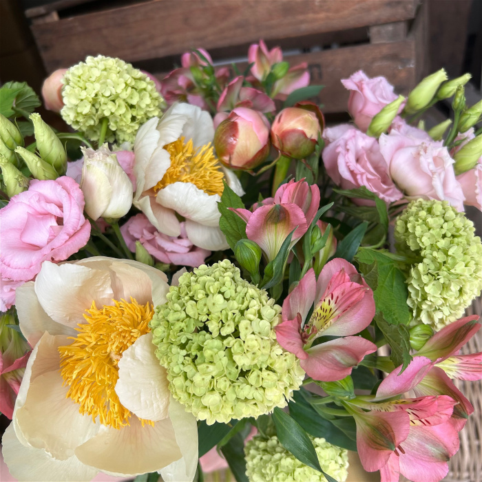 Bouquets & Arrangements | The Peony Edit