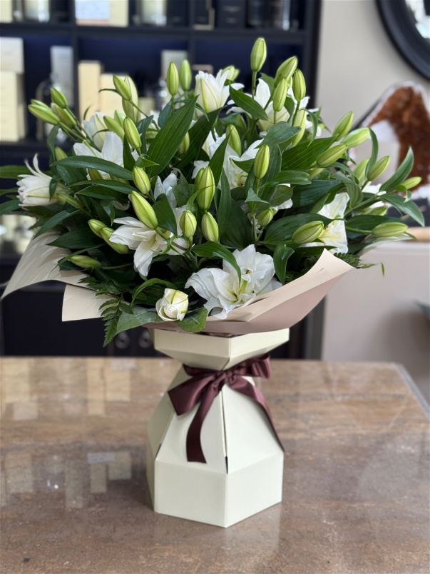 Bouquets | Christmas Flowers | Mother's Day | Valentine Flowers - Hand Tied Bouquet | White Lily  Hand Tied Bouquet
