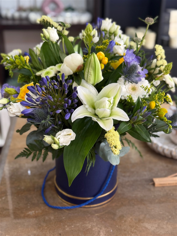 Arrangements | Mother's Day | Valentine - Hat Box Arrangements | Luxury Arrangement in nice Tall Hat boxes