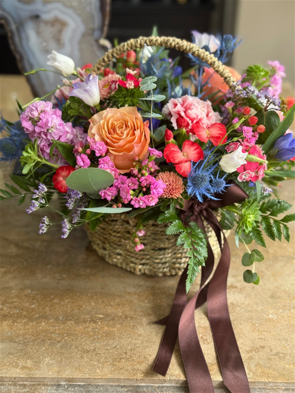 Arrangements | Mother's Day | Valentine - Hat Box Arrangements | Florist Choice Basket Arrangement