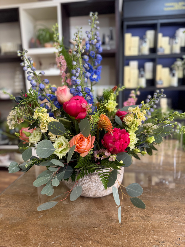Arrangements | Mother's Day | Valentine - Hat Box Arrangements | Contemporary Arrangement in Ceramic Vase