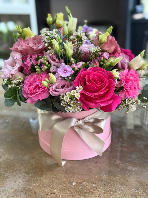 Arrangements | Mother's Day | Petite Hat Box Arrangement