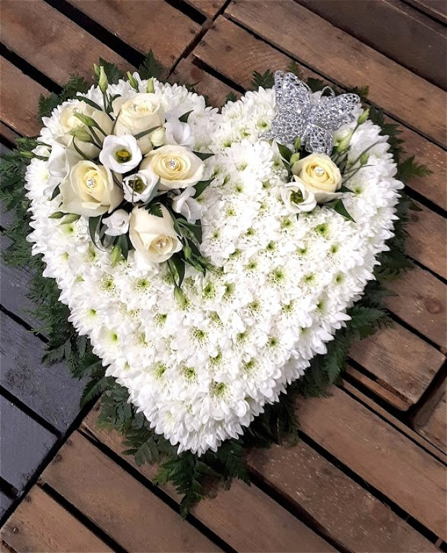 Sympathy | Foliage Edged Heart