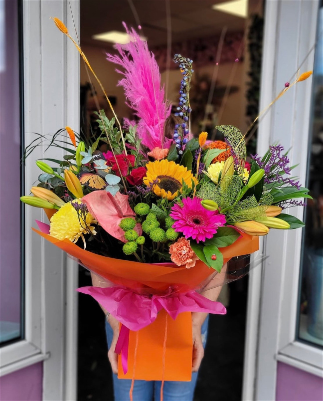 Bouquets | Vibrant Hand-Tied Bouquet