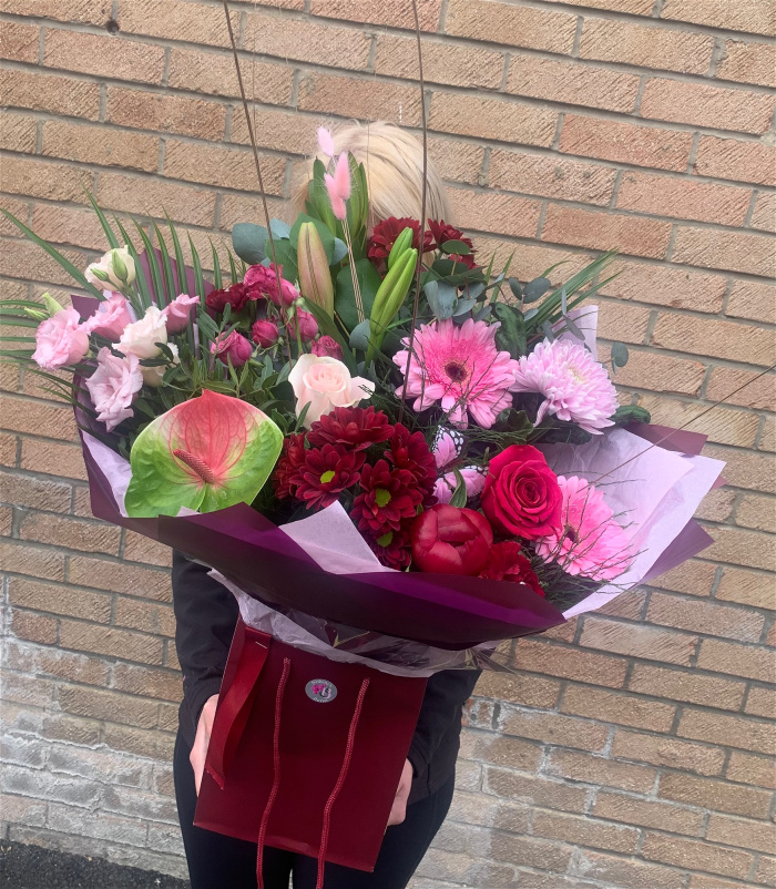 Bouquets | Mixed Seasonal Hand-Tied Bouquet