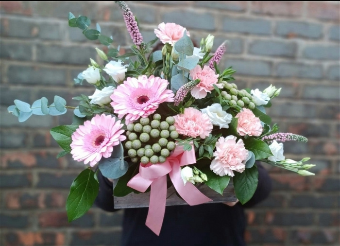 Vases and Arrangements | Seasonal Keepsake Box Arrangement