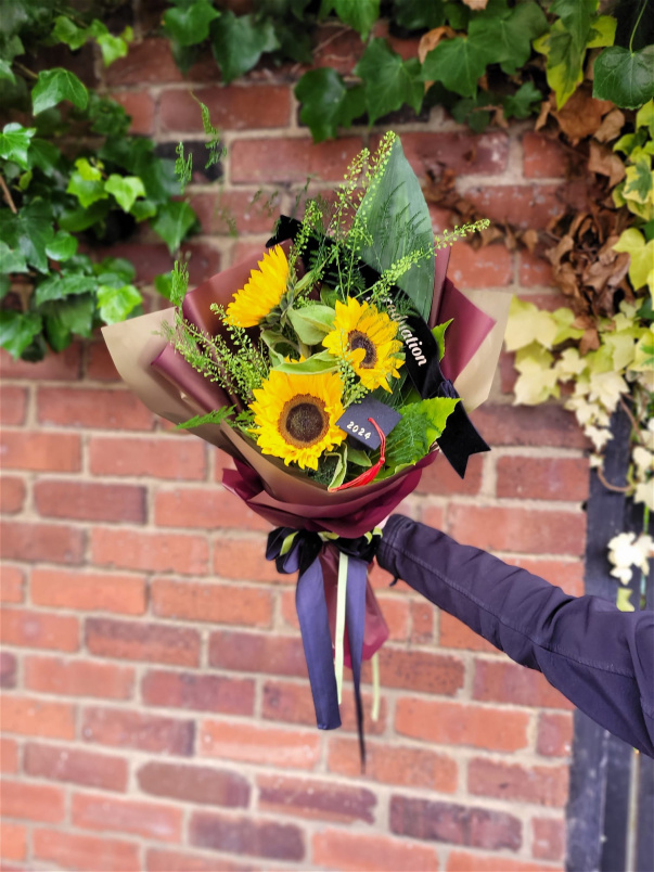 Graduation Flowers | Graduation presentation wrap