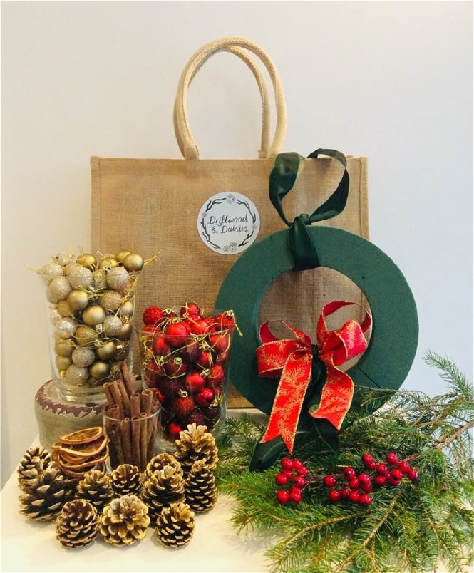 Christmas DIY Kits 2025 | Traditional Red, Green and Gold DIY Door Wreath Kit