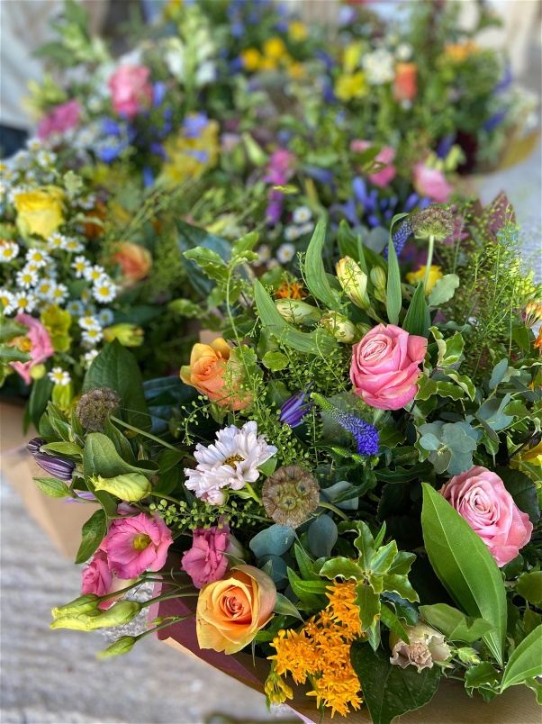 Bouquets | Christmas Collection 2023 | Florist Choice Range | Handtied | Mother's Day Collection | Florist Choice Bouquet