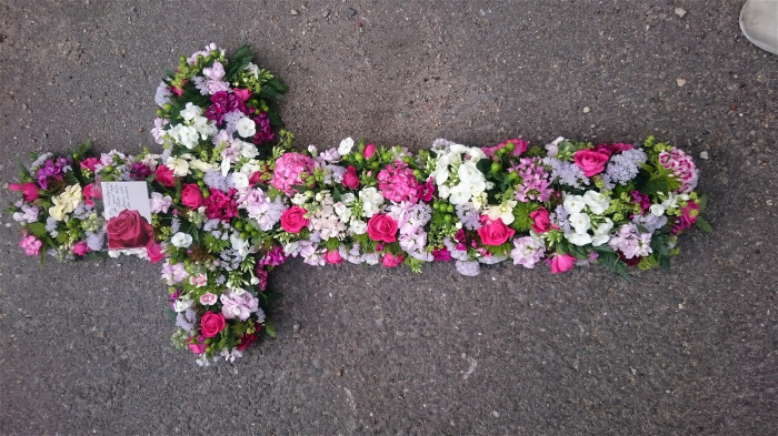 Funeral Flowers | Loose cross