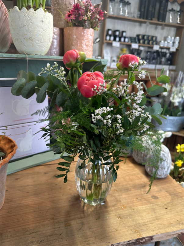 Bouquets | Container arrangements | Peony Jar
