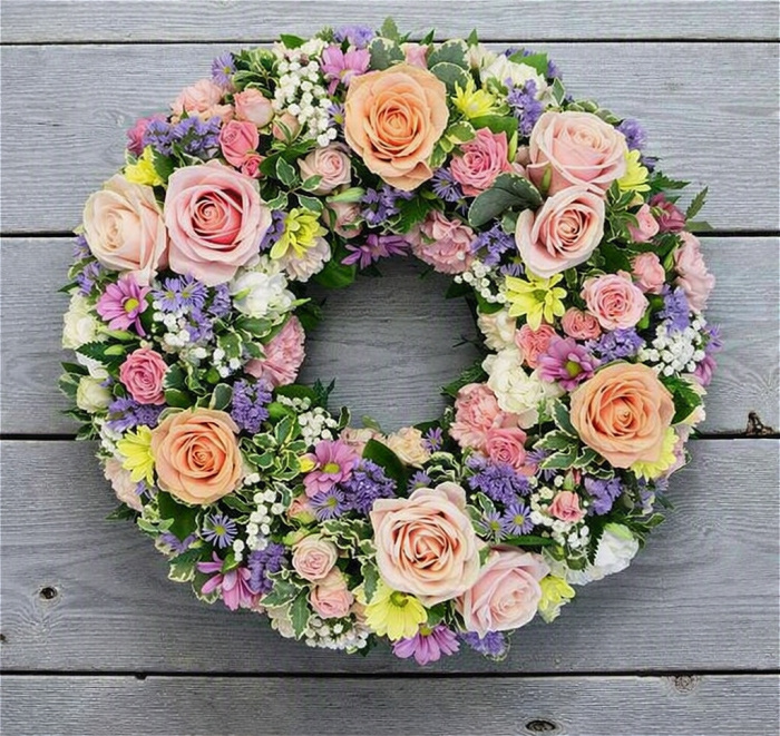 Funerals | traditional loose wreath