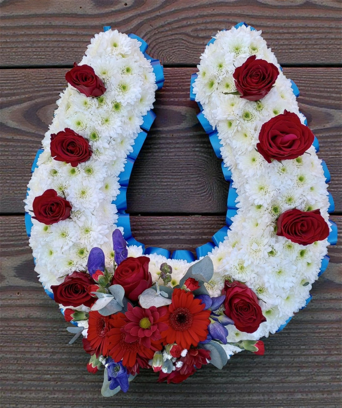 Funerals | Horse shoe  tribute