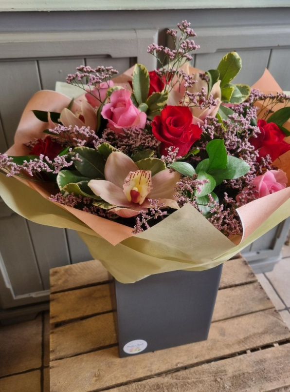 Bouquets and Handties | Everyday Flowers | Same Day Flowers | Valentines and Romance | Devotion