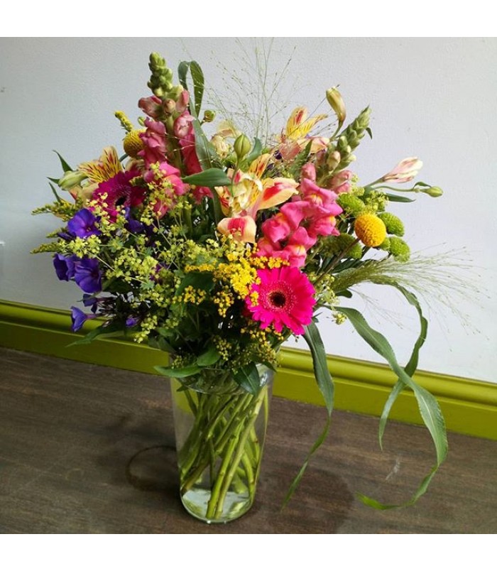 Arrangements | Bouquets | Gifts | Mother's Day | Valentine's Day | Vase Arrangement
