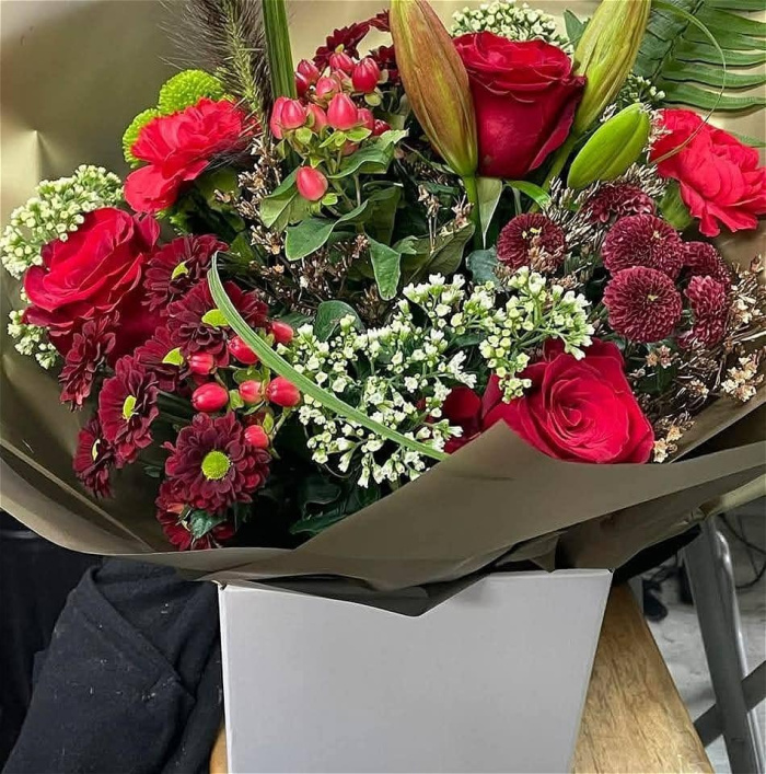 Christmas  Bouquets | Festive mix  colour   flower  bouquet