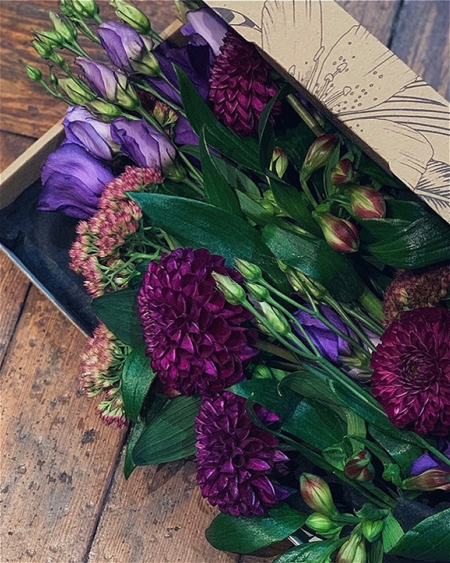 Bouquets | Gifts | Graduation | Valentines Day | Letterbox Flowers - UK MAINLAND DELIVERY