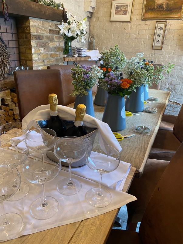 Workshops | Flower Crowns & Fizz - Workshop