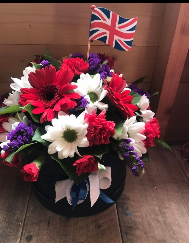 Hatbox  | jubilee  | Fit for a queen