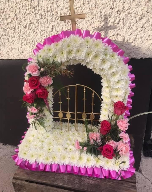 Novelty funeral tributes | Gates of heaven