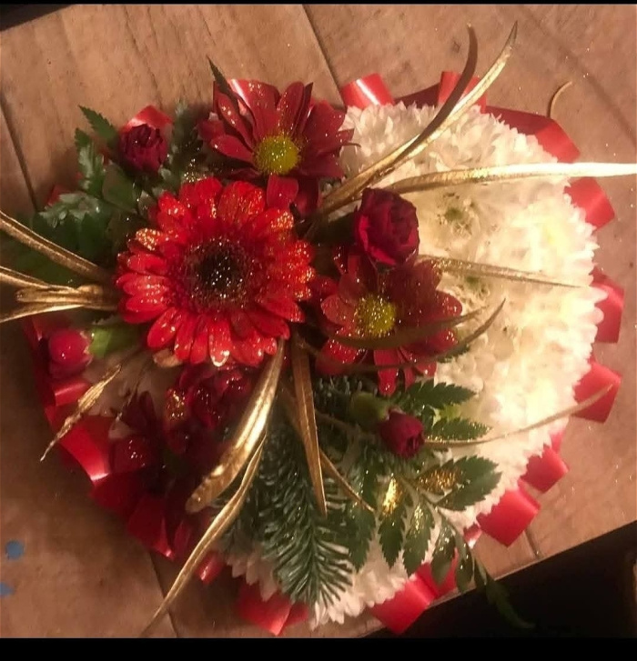 Christmas | Funeral tribute hearts | Closed xmas heart