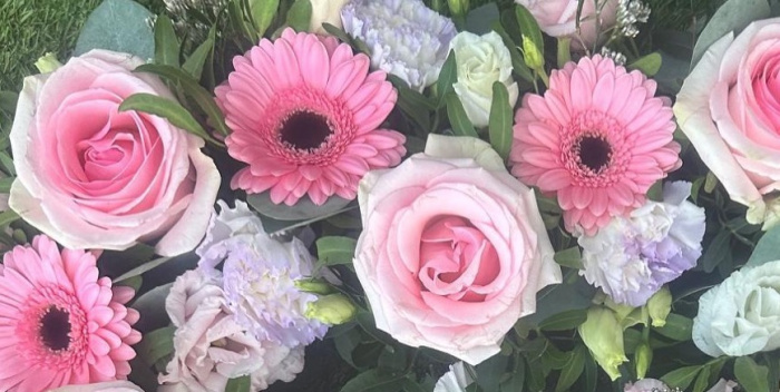 Funeral & Sympathy  | Traditional open heart