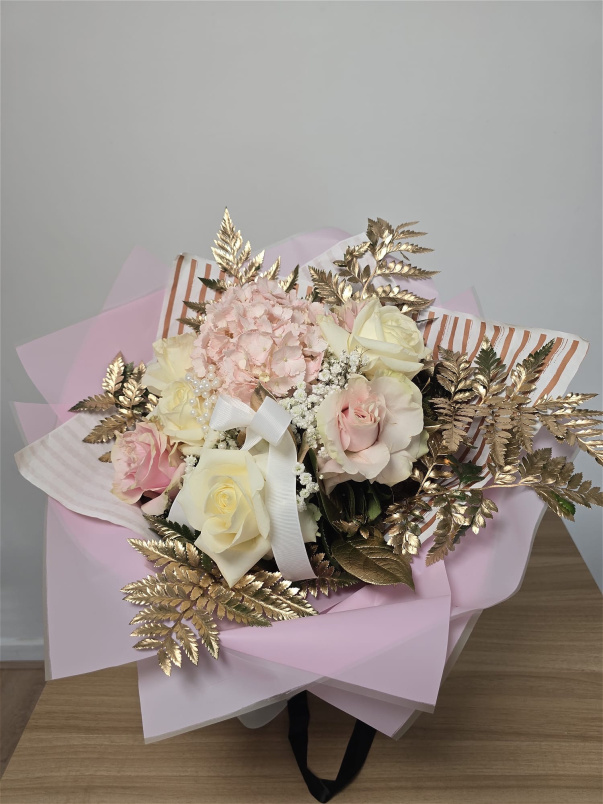 Affordable Bouquets | Anniversary Flowers  | Birthday Flowers  | Friendship Flowers | The Queen Treatment