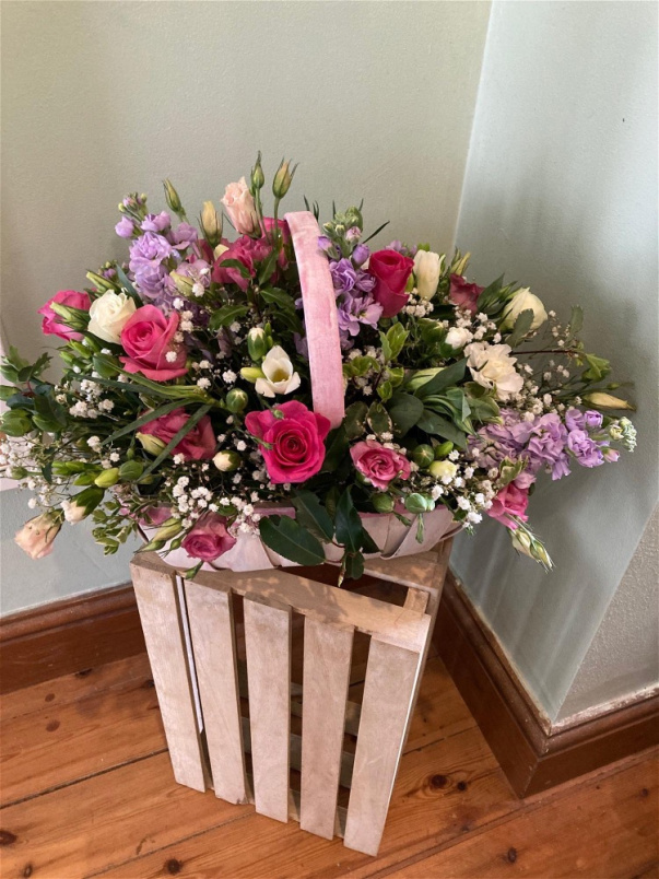 Arrangements | Pretty in pink basket