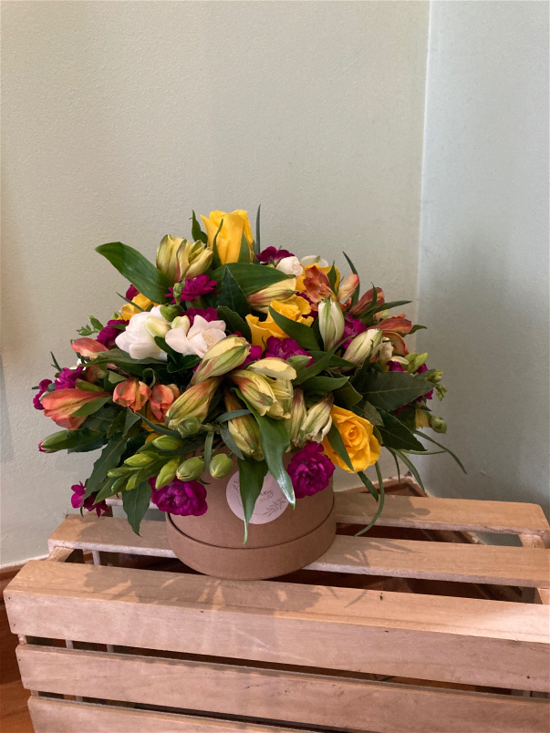 Arrangements | Mother’s Day | Summer sun hat box