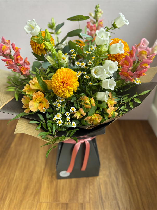 Bouquets | Hand tie Bouquet