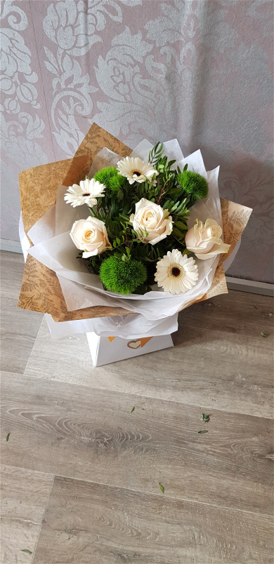 bouquet flowers in Crewe | sympathy | Eden